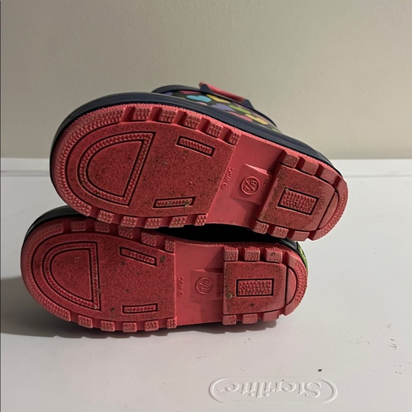 Western Chief Multicolor Heart Rain Boots - Picture 7 of 7